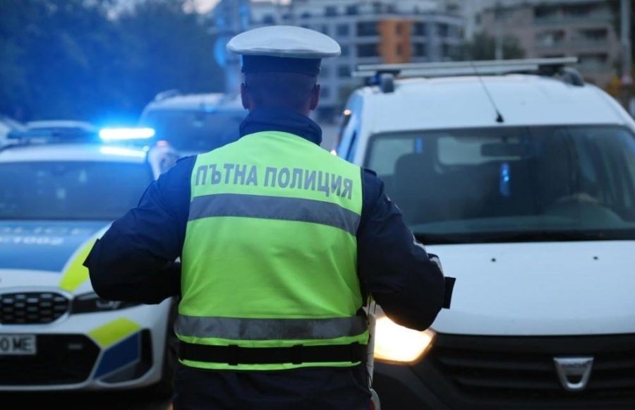 За три дни: Хванаха два пъти мъж с отнета книжка и номера да шофира в Перник