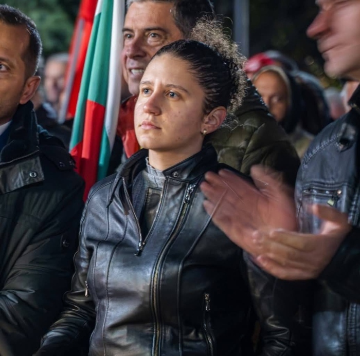 Нова порция сигнали внася председателят на „Възраждане” в Дупница по казуса с общинския електромобил