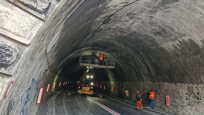 Камион аварира на пътя Благоевград - Кулата до тунел \