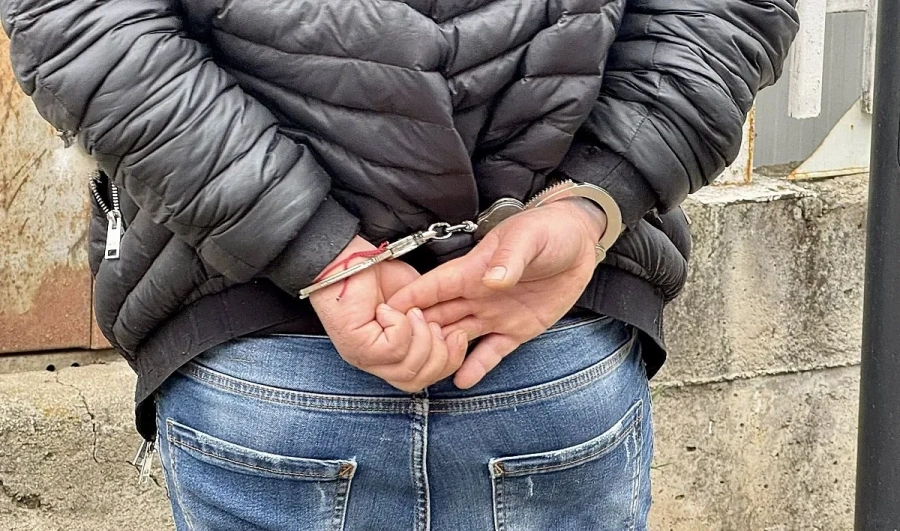 Задържаха мъж от Радомир за кражба на телефон