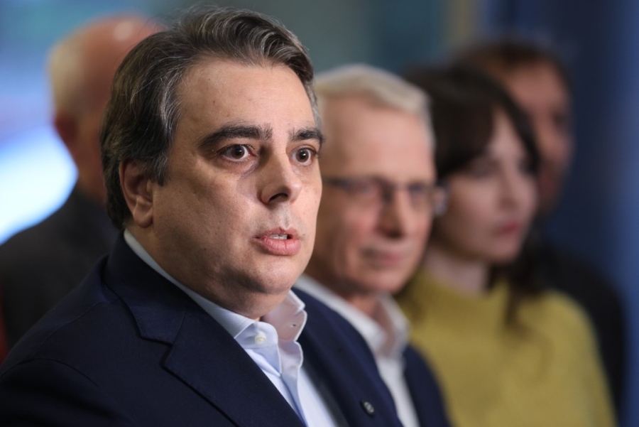 Василев: Коалицията ни е единна, ако иска Радев, може да ни подкрепи