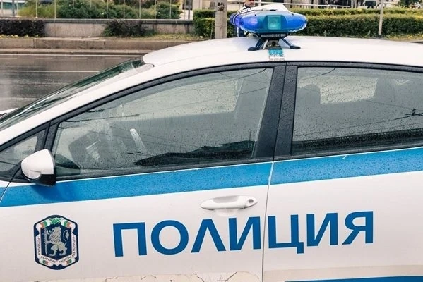 Млад шофьор помете и рани тежко 61-годишна пешеходка от Гърмен