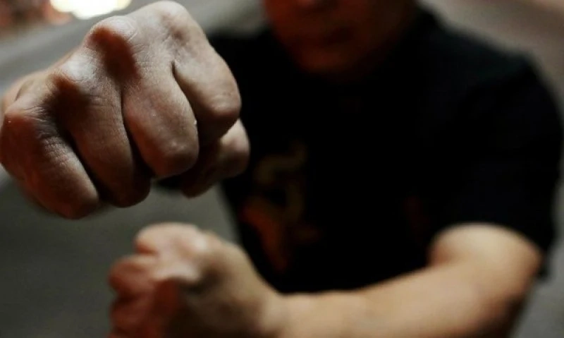 Пиян баща нападна 15-годишния си син в Расник, майката – и тя потърпевша, подаде сигнал на 112