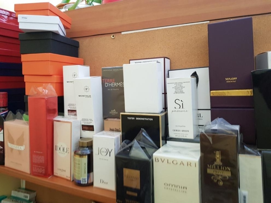 Иззеха парфюми ментета на скъпи марки от магазин в Дупница