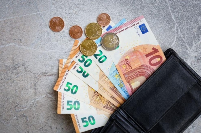 Минималната работна заплата в ЕС: От 620 € в България до 2 704 € в Люксембург