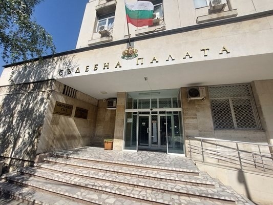 Оставиха в ареста мъж, пребил и потрошил жена си в Кюстендил