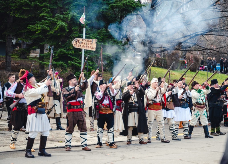 Екот от пушки и родолюбие: Кюстендил се върна 148 години назад в памет на своите освободители