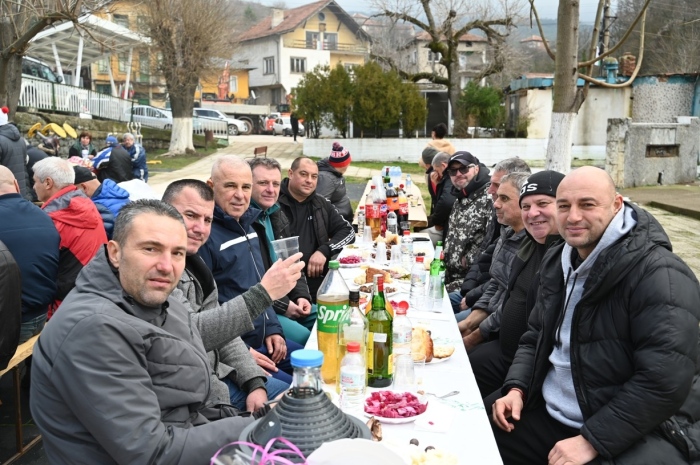 С руйно вино и наздравици за берекет Брежани поля Трифон Зарезан