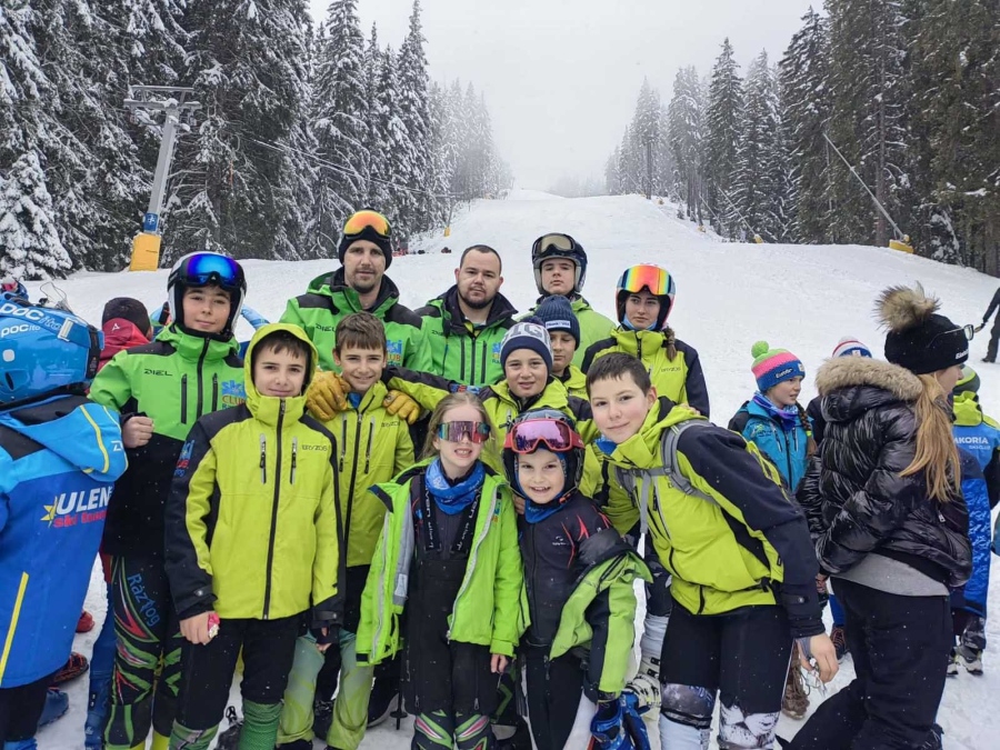 Кристиян Чанков и съотборниците му донесоха медали за Разлог от държавното по гигантски слалом за деца