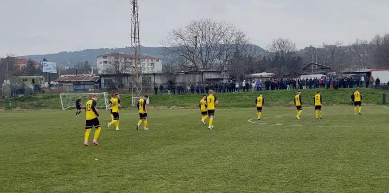  Миньор се готви за финалната контрола срещу Пирин след поражение от Спартак