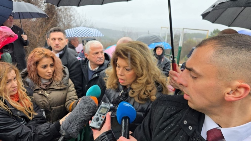 Президентът Йотова от Делчево: Стартирам нови консултации с парламентарно представените партии