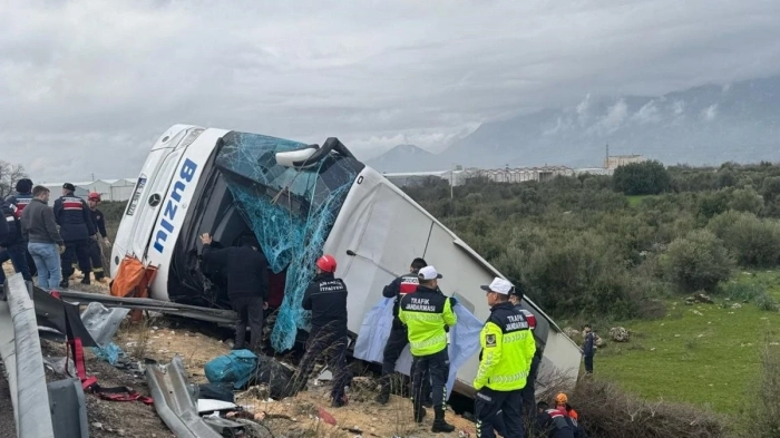 (видео) Жестока катастрофа с автобус в Анталия
