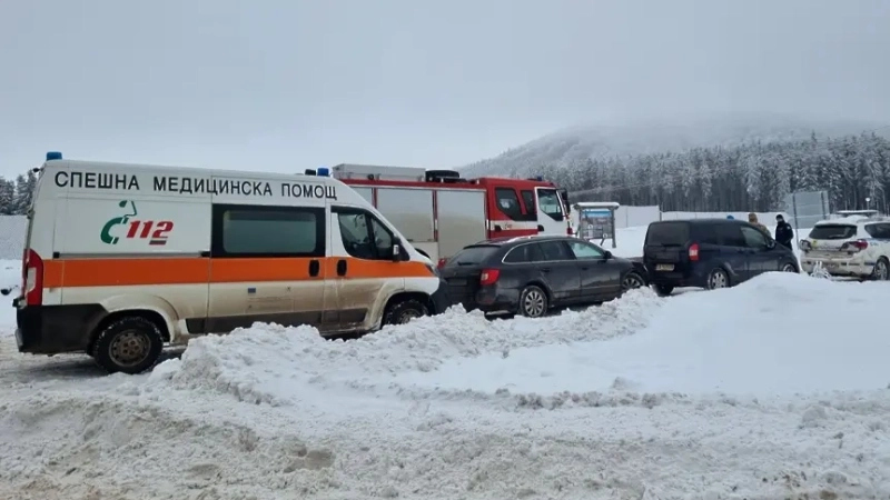 Тримата убити край \