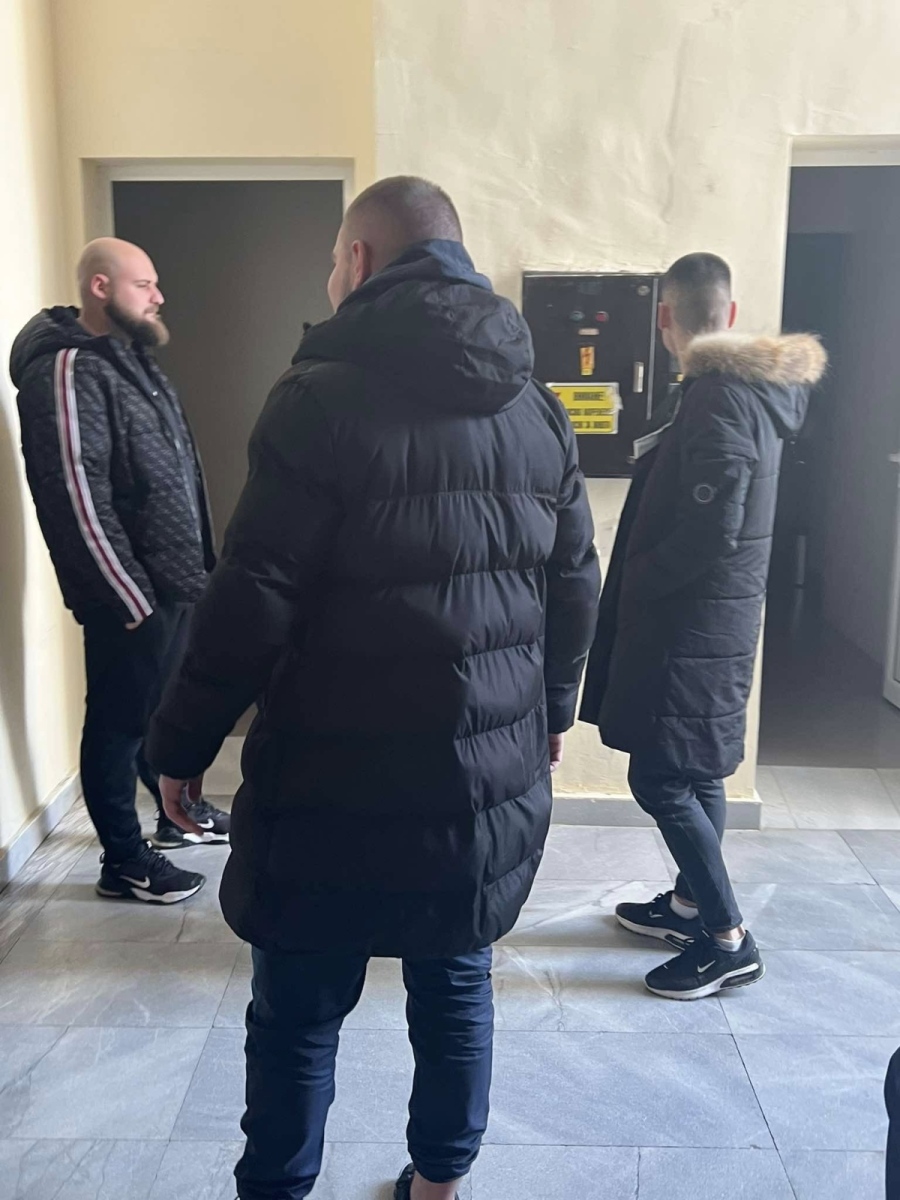 Сигнал за жестокост: ЮЗУ студенти заляха с вода беззащитно куче в Благоевград