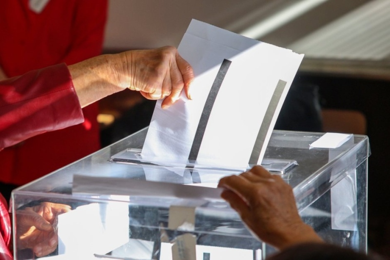 Три дами и трима мъже в кметска надпревара за селата Бараково и Блажиево