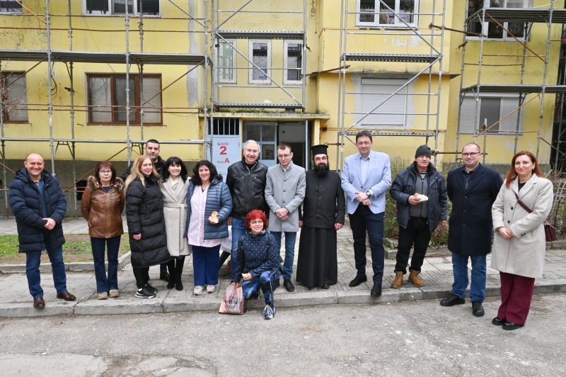Община Петрич продължава мащабното саниране на жилищни сгради по Плана за възстановяване