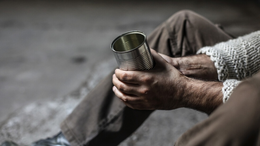 Гърция разби престъпна група, принуждавала румънски граждани да просят