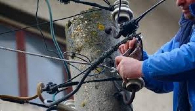 Изловиха крадец на ток в Дупница