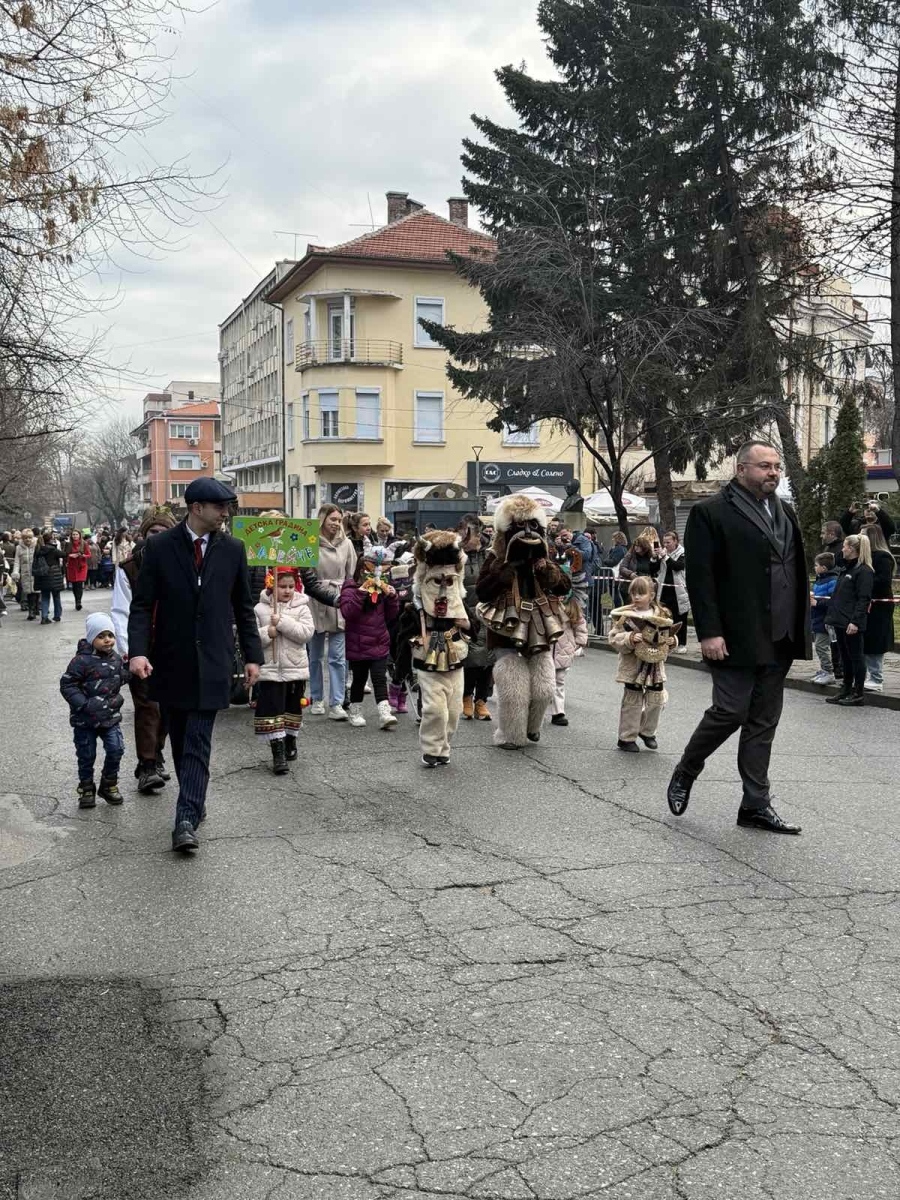 Hell\'s Kitchen Bulgaria се среща с джамалджийски обичаи на втория ден на „Джамала“ в Кюстендил