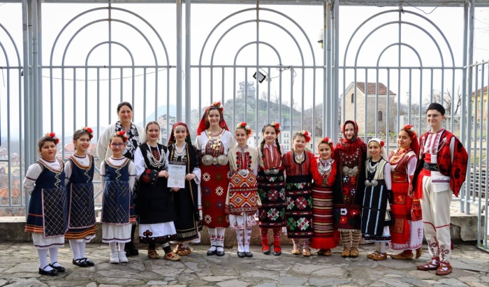 Санданските „Славеи“ се завърнаха с медали и златни лири от  „Орфееви таланти“