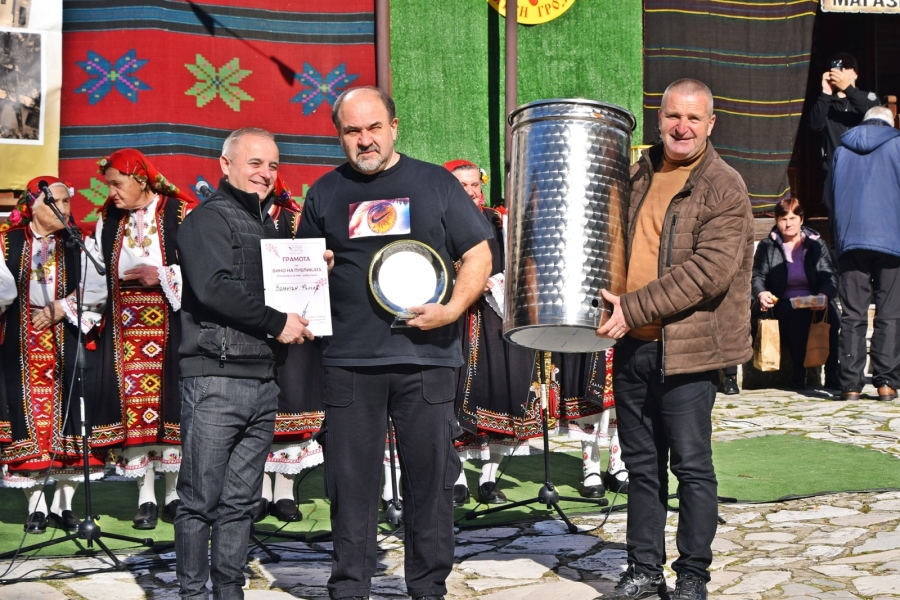 Валентин Филчев спечели приза на публиката за най-добро вино в Мелник