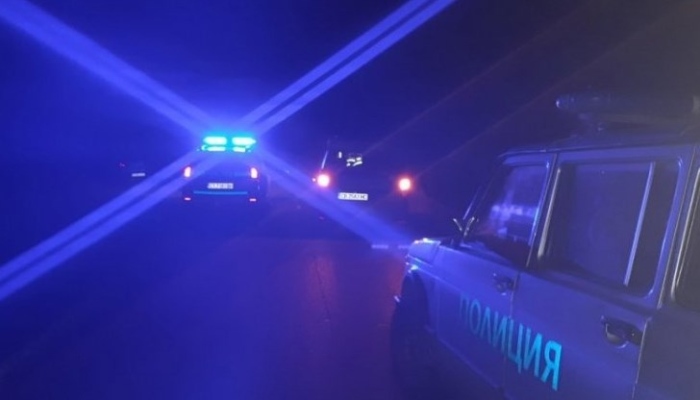 Мъж е с множество фрактури  след удар в дърво край Коркина, изваден е от пожарникари