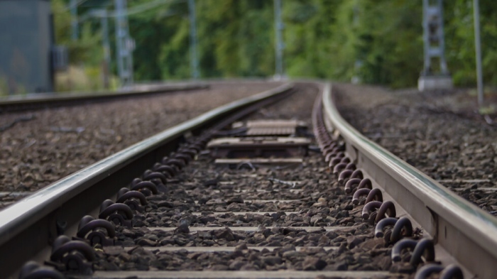 Мъж загина, блъснат от влак край Перник