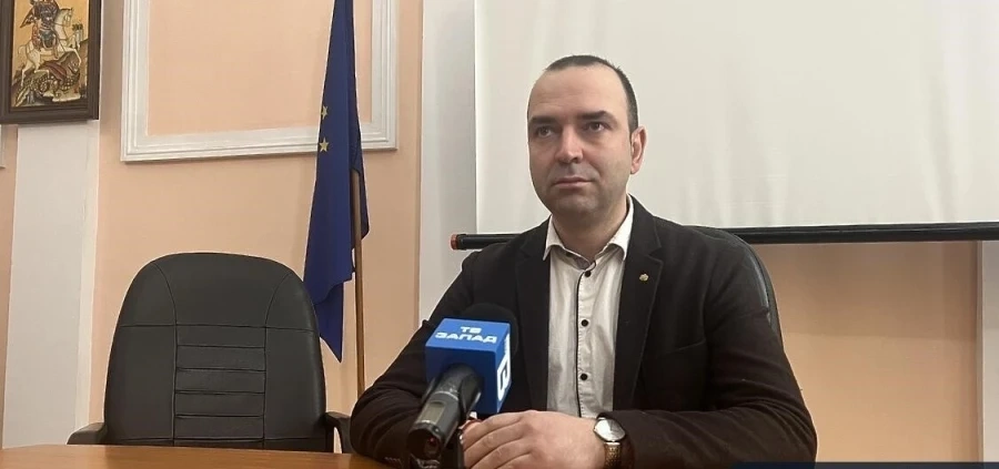 Подготовка за „замърсителят плаща“! Сменят „бобрите” с 200 индивидуални кофи за всяко домакинство в кюстендилски квартал