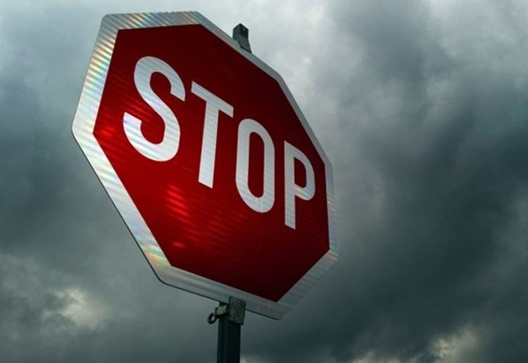 Катастрофа в Дупница: Мерцедес блъсна спрял автомобил, шофьор лежи в болница с комоцио