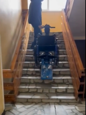 Робот помага на трудно подвижни деца в кюстендилско училище