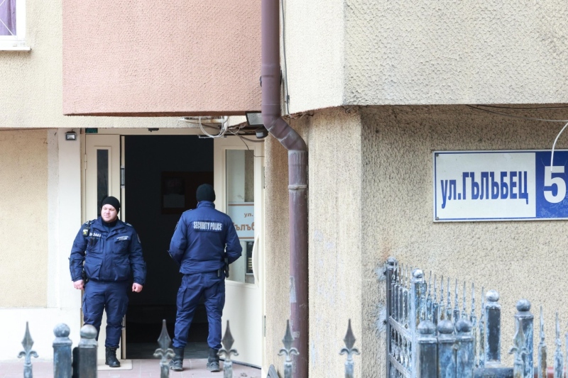 Намушканите в София баба и внучка се борят за живота си след тежки операции