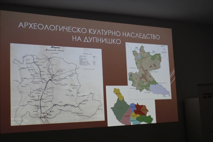 Бронзова фибула, сребърен денар от император Веспасиян и фигурки на гълъби сред находките на археолозите в Дупнишко