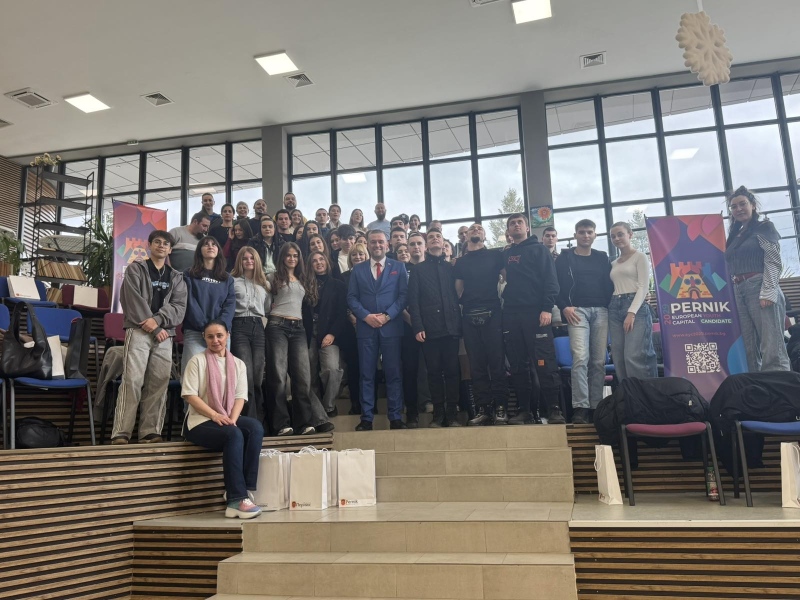 Наградиха над 80 млади доброволци от Перник за принос към  в „Сурва“