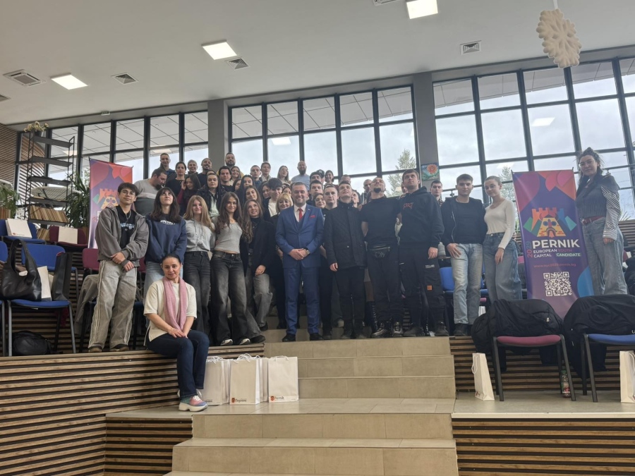 Наградиха над 80 млади доброволци от Перник за принос към в „Сурва“