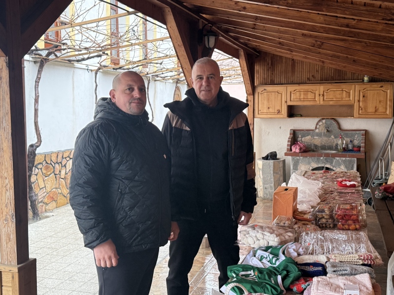 С благотворителен базар Полена събра 870 евро за лечението на Вили 