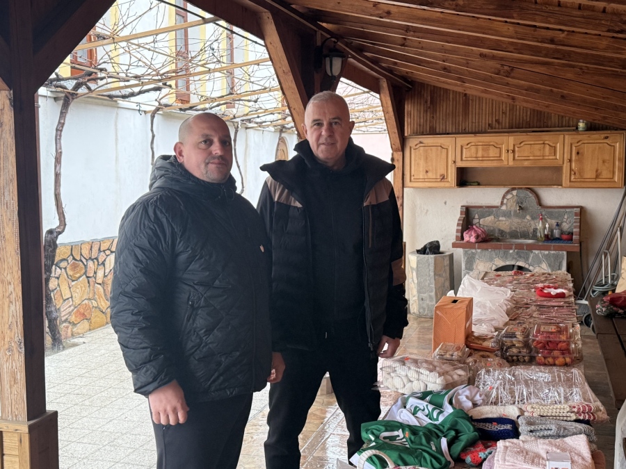 С благотворителен базар Полена събра 870 евро за лечението на Вили 