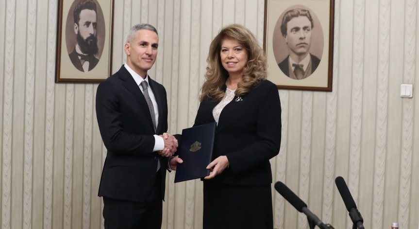 Гюров ще обяви утре министрите от кабинета си