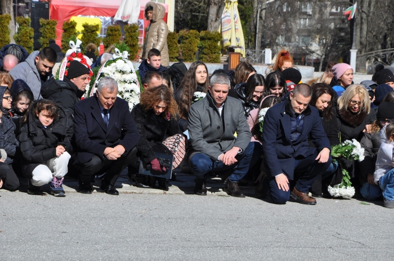 Разлог почете 153 години безсмъртие пред паметника на Дякона
