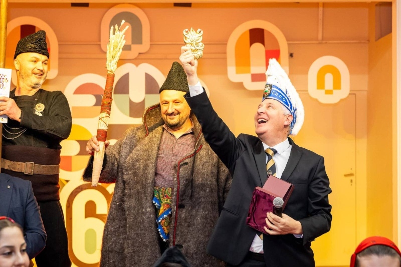 Златната маска блести в Разлог