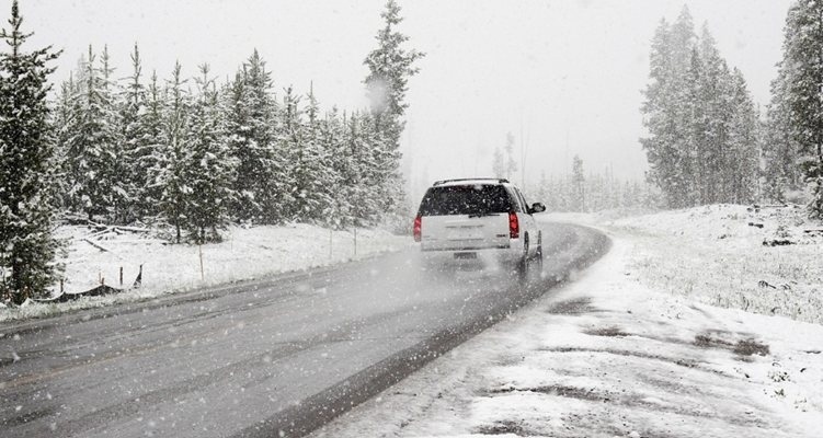 АПИ с важно предупреждение към шофьорите: На път само със зимни гуми