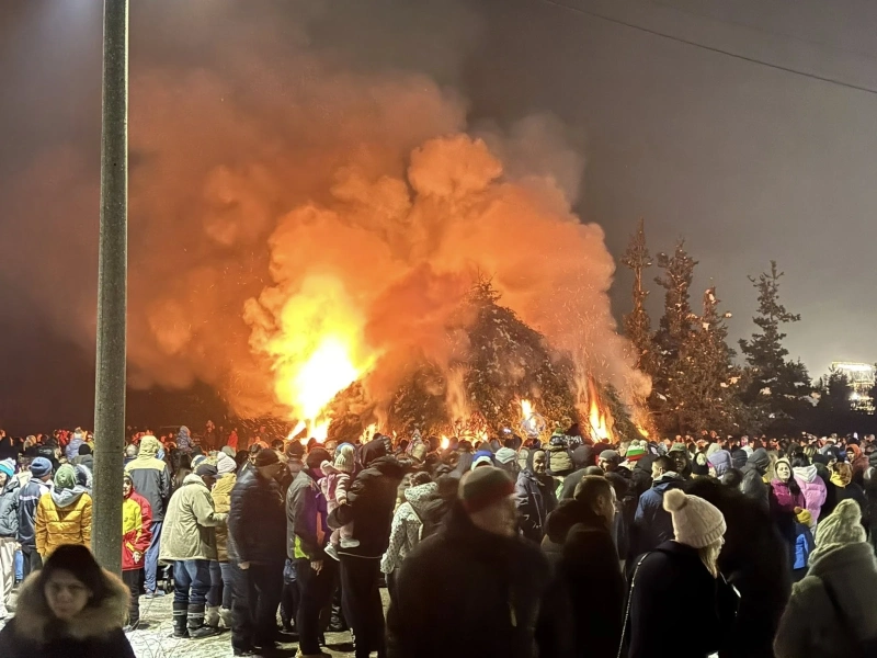 Поклади събра жителите Самоков около празничната копа , дадоха си прошка