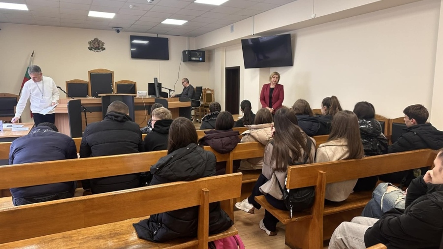 Ученици от Кюстендил научиха в съда, че обида, клевета, принуда… са престъпления