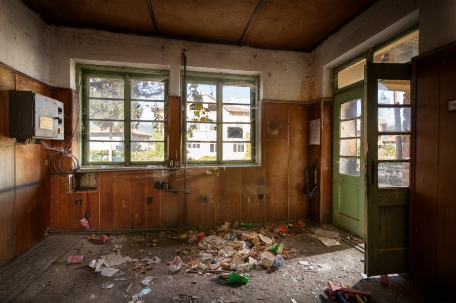 Доброволци изнесоха 5 контейнера с боклук от ж.п. гарата на Майстора в Шишковци