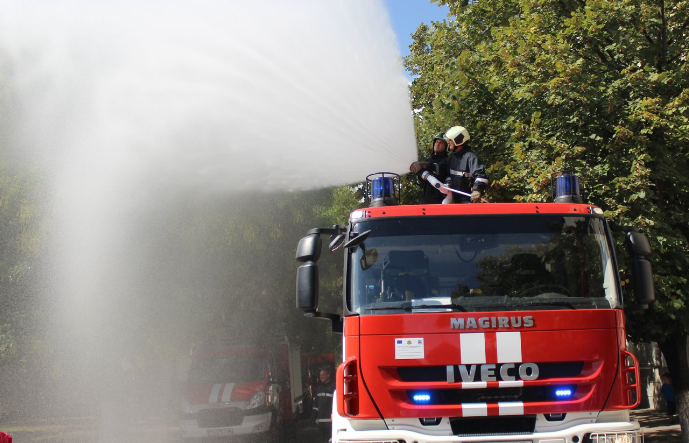 Дърводелска работилница пламна в Кюстендил, спасени са машини и работно помещение