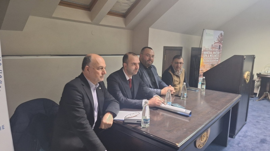 Кюстендил преговаря с Медицинския университет в София за обучение на акушери и мед. сестри