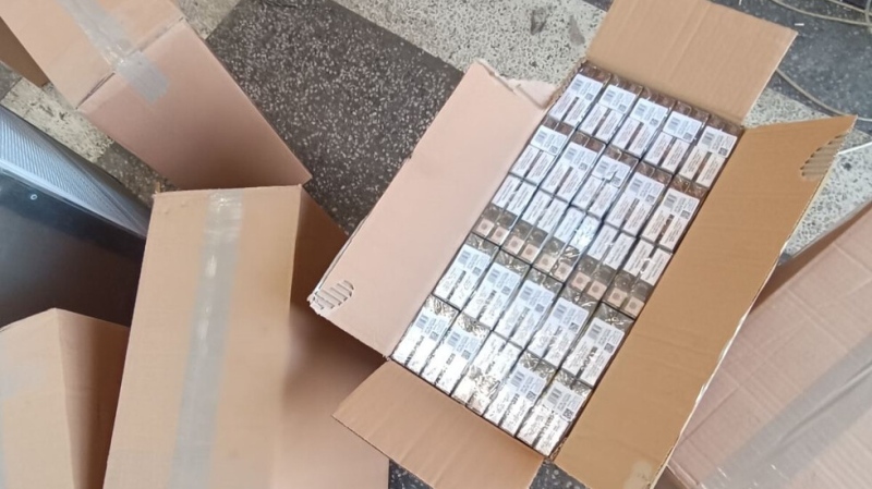 Баба от дупнишкото село Бистрица държала в имота си 15 800 къса контрабандни цигари