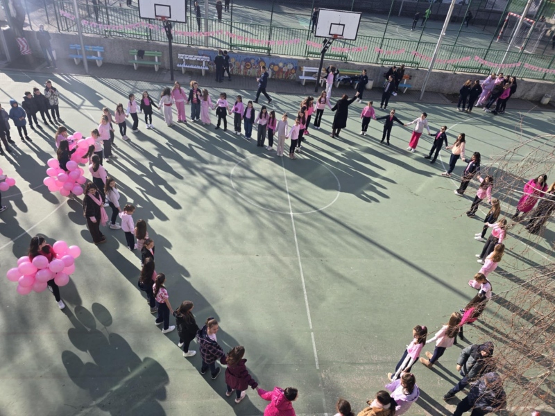 Ученици от Петрич казаха „не“ на тормоза в Деня на розовата фланелка