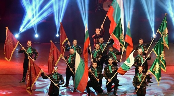 Самоков отбелязва трети март с празнично шествие и вълнуващ спектакъл на Ансамбъл „Чинари”