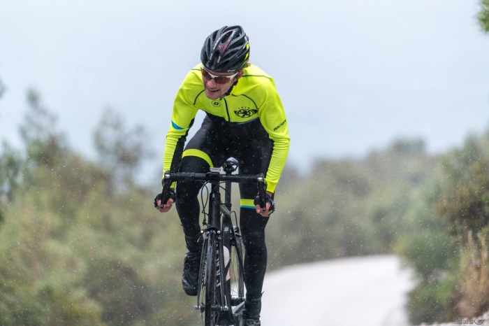 Велосипедист твърди, че е нападнат от бивш полицай  край Падеш; делото се бави повече от две години