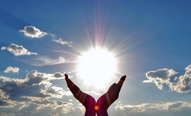 Очаква ни слънчев уикенд, температурите скачат до 15°